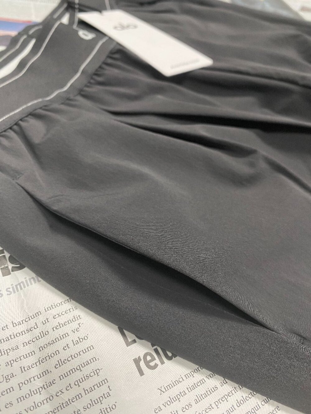 ALO Yoga Brand New✨Suit Up Trouser Dark Gray Regular 30" Inseam - Picture 6 of 7
